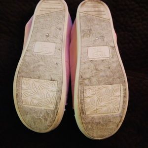 Shoes - Baby Pink Memory Foam Sneakers 🌸 Size 6 Shoes - Baby Pink Memory Foam Sneakers 🌸 Size 6